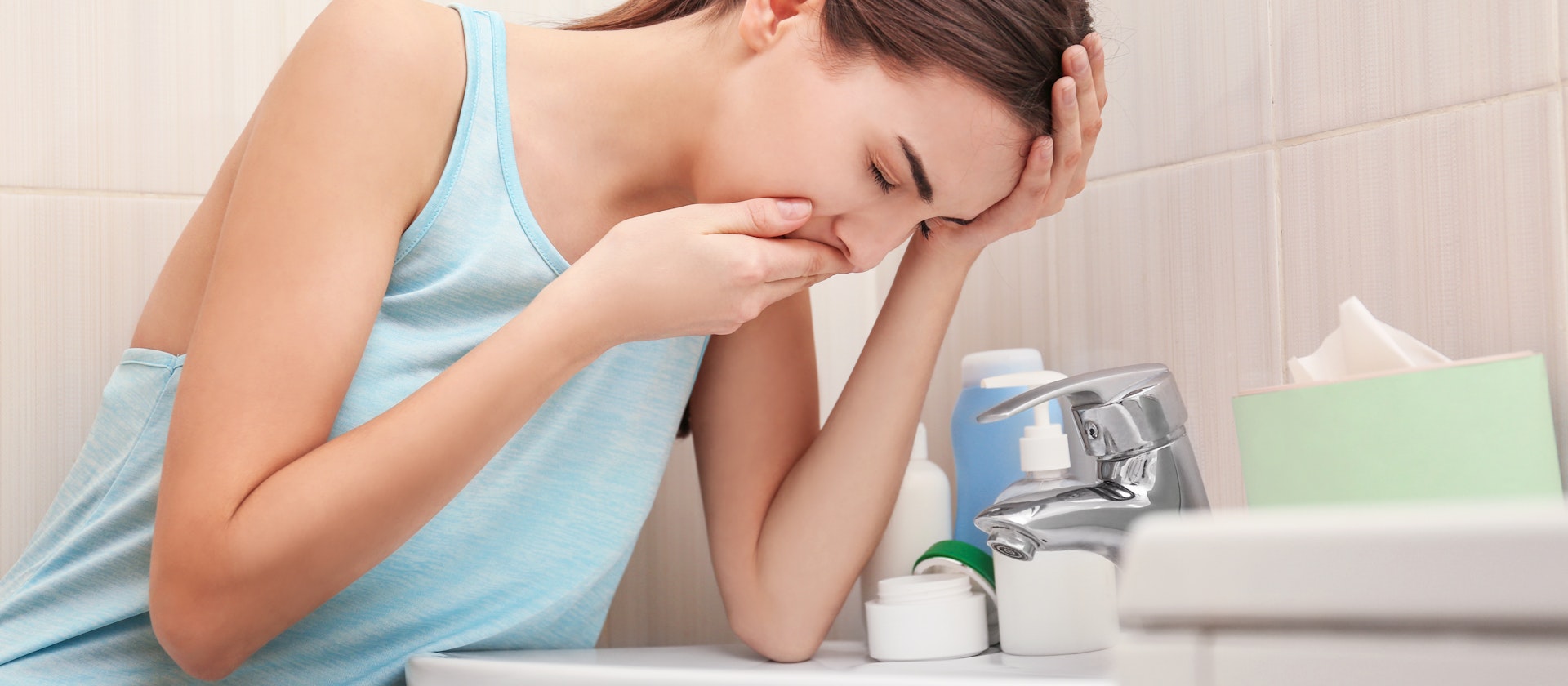 Dấu hiệu đau nửa đầu: Phân biệt cơn đau nửa đầu với những bệnh khác - Ảnh 4. Dấu hiệu đau nửa đầu: Phân biệt cơn đau nửa đầu với những bệnh khác - Ảnh 4.